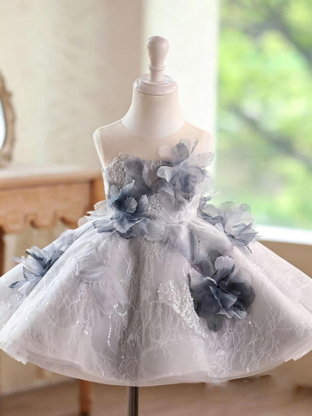Elegant Grey 3D Floral Flower Girl Dress with Tulle Skirt Princess Party Gown D271