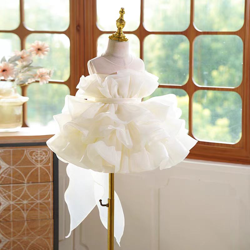 stylish dress for birthday party Big birthday energy: cute and comfy or full glam party outfit? Teenage girl birthday outfits are all about fun, trendy looks perfect for photos, parties, and celebrations with friends. Think stylish
