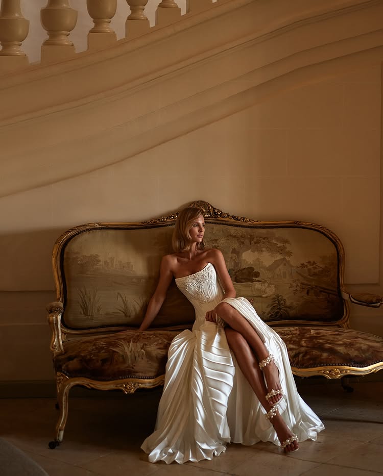 Elegant White Beaded Wedding Dress With Layered Ruffles SW513