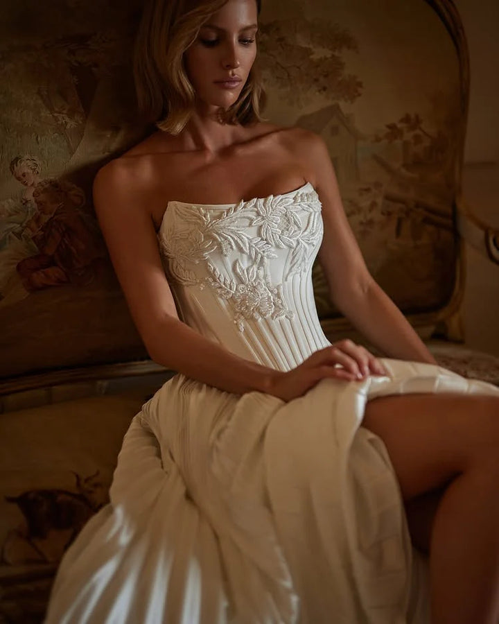 Elegant White Beaded Wedding Dress With Layered Ruffles SW513