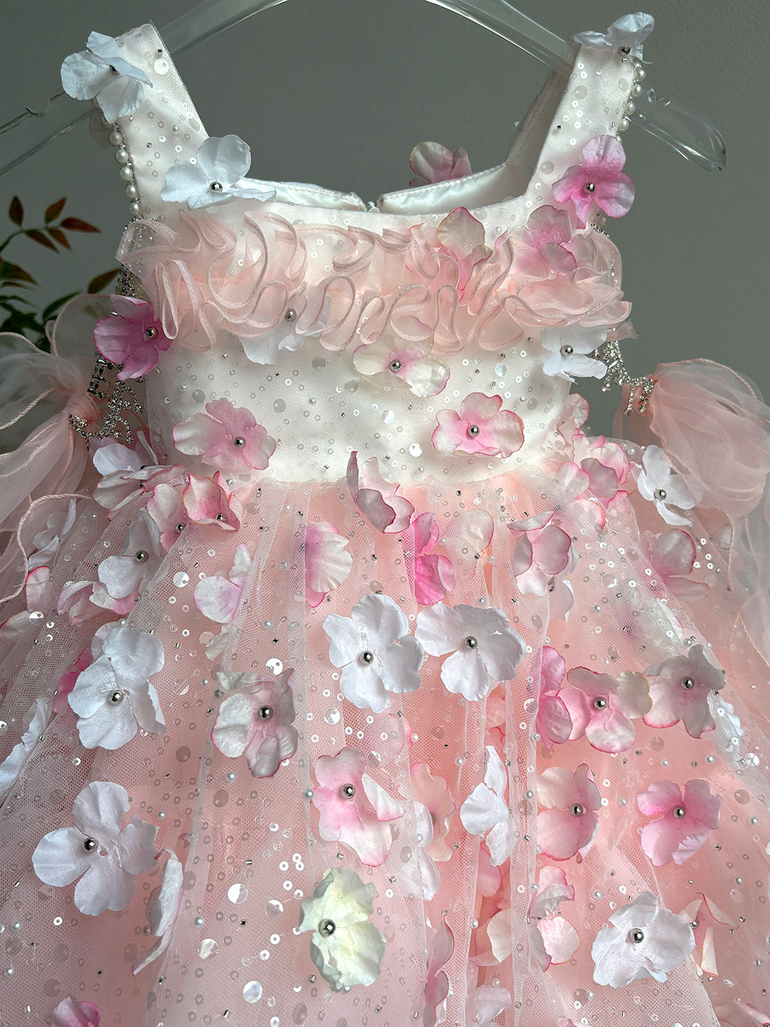 Luxury Pink Tulle Ball Gown for Girls Wedding Party M011
