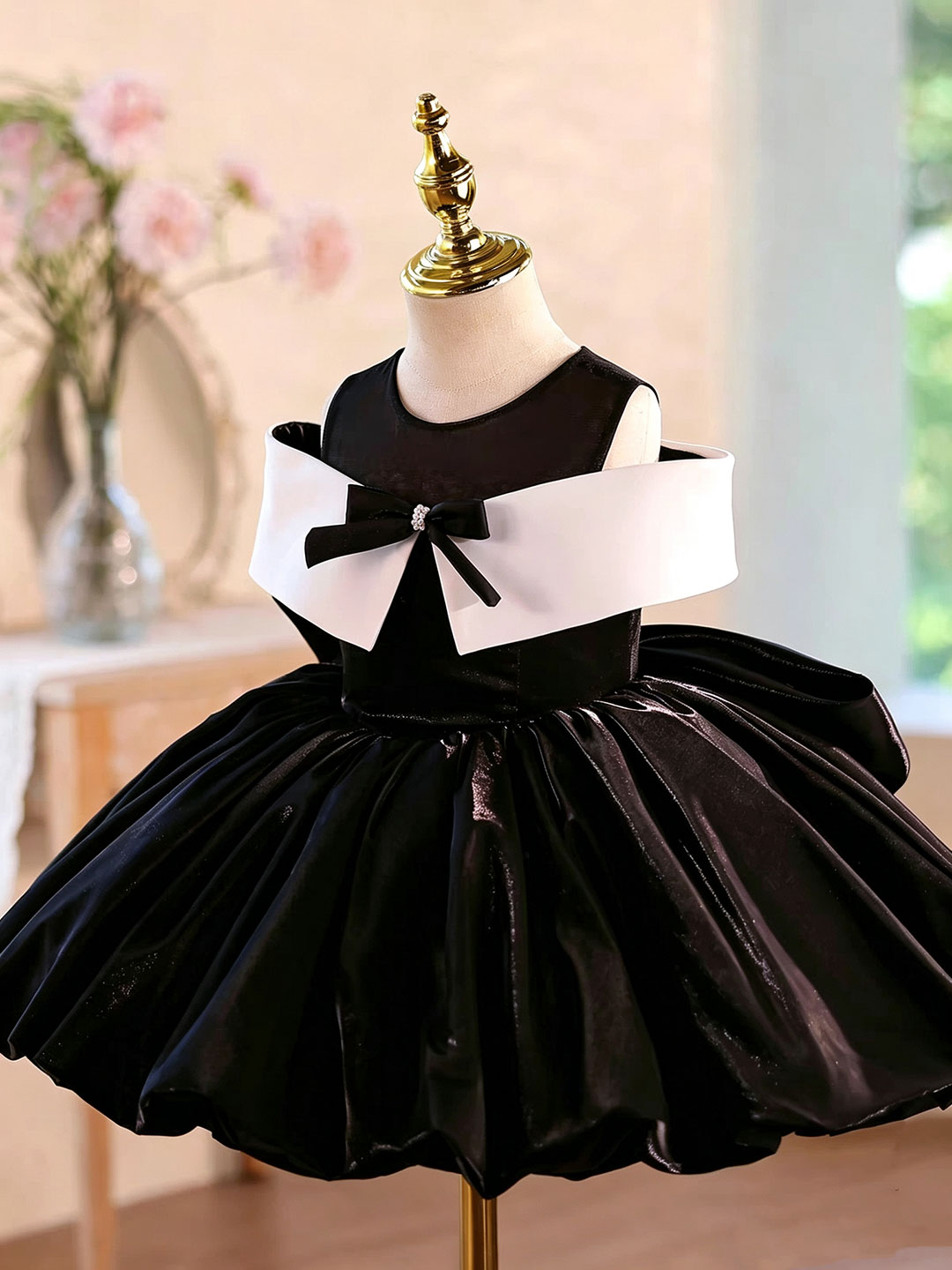 Black J923 girls dress front