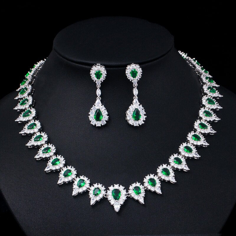 Dreamy Vow LE104 Green necklace and earrings set, set front