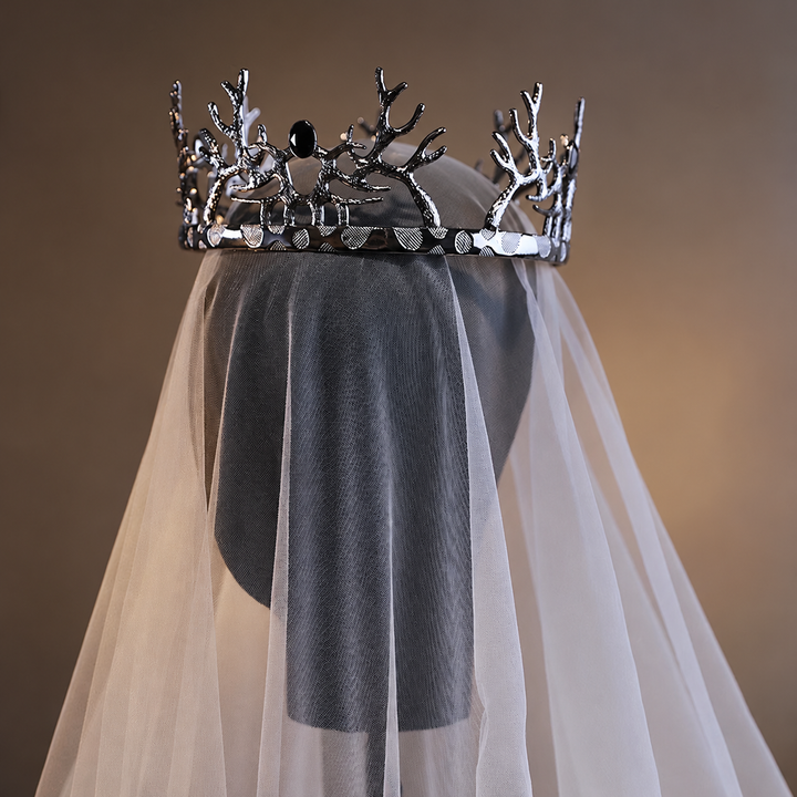 XL001 vintage Gothic silver-tone antler crown with black gemstone styled view