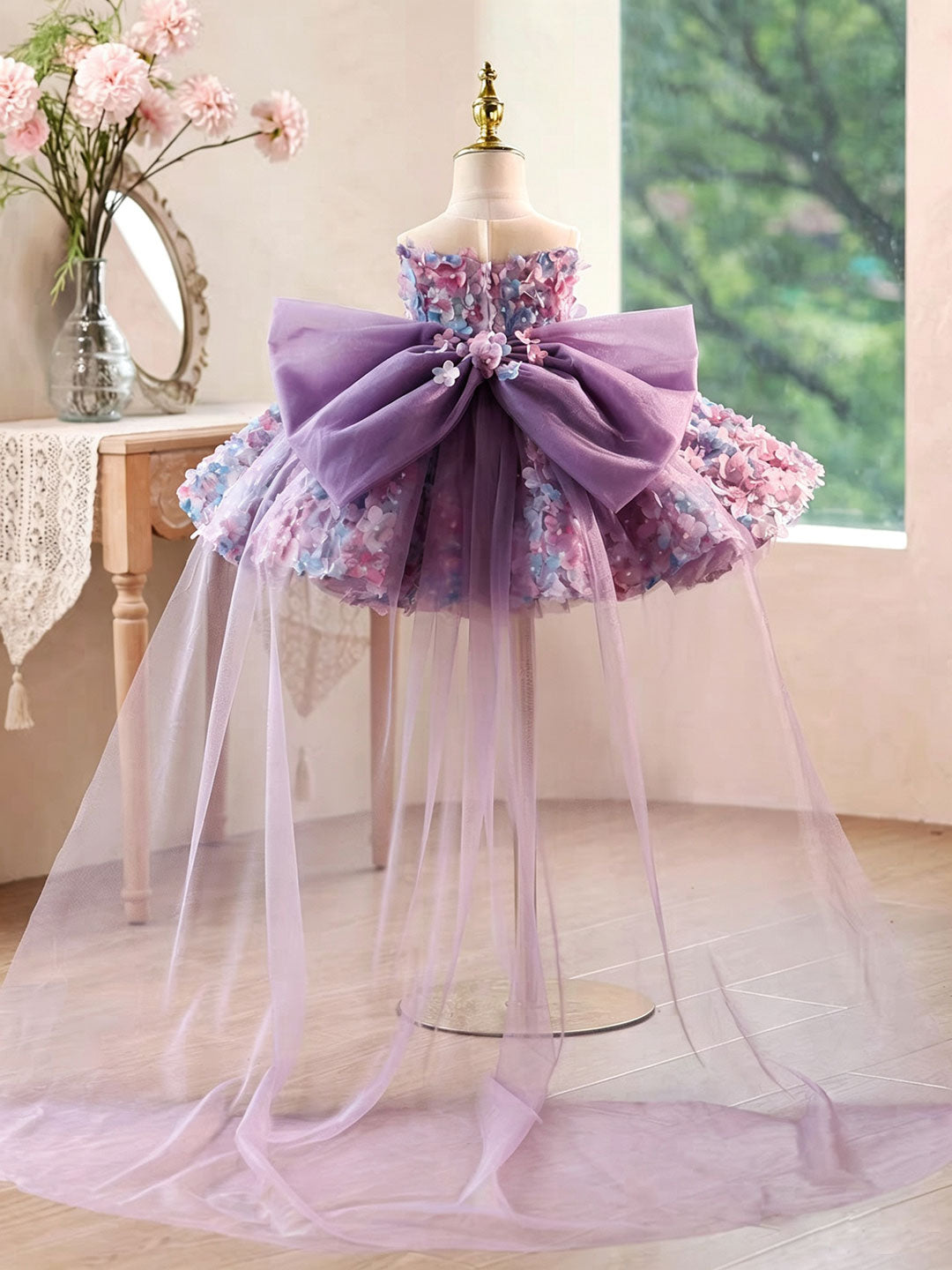 Gorgeous Purple Flower Girl Dress with Floral Appliques Strapless Princess Tulle Birthday Party Dress with Train D285