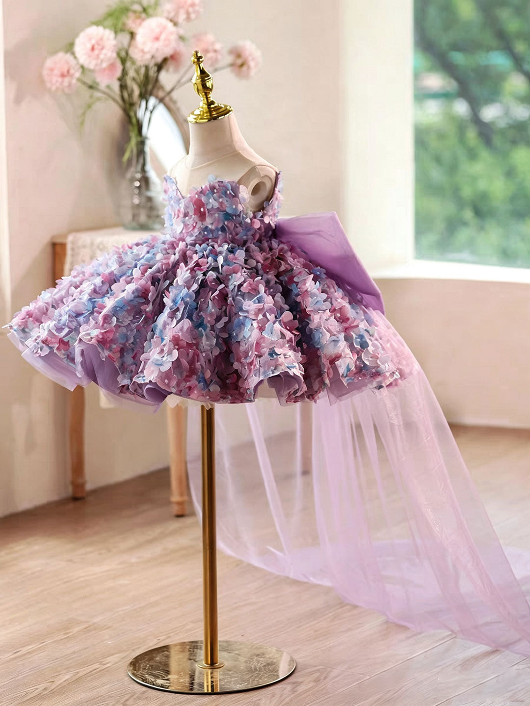 Gorgeous Purple Flower Girl Dress with Floral Appliques Strapless Princess Tulle Birthday Party Dress with Train D285