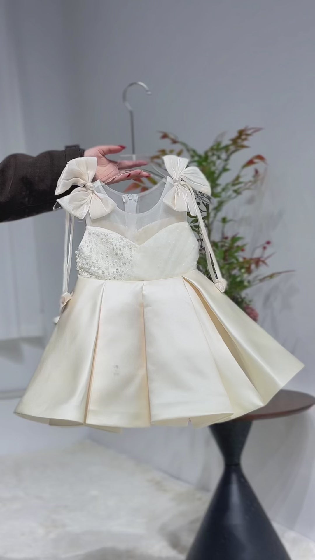 Flower Girl Dress with Stain Pearls for Birthday Wedding Party J582