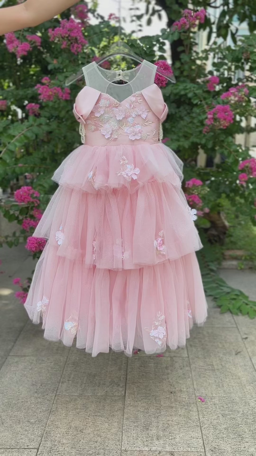 Off-Shoulder Applique Tiered Tulle Flower Girl Dress D322