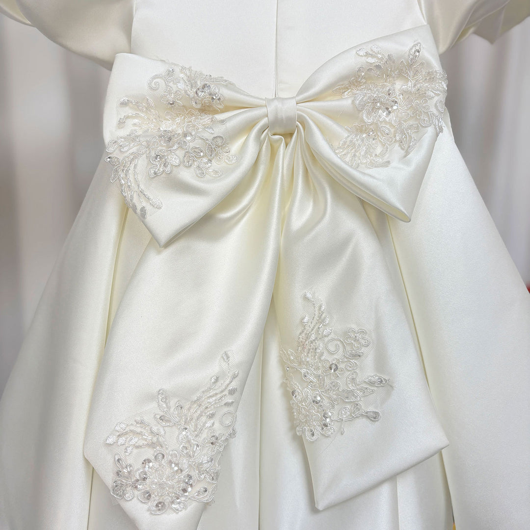 O-Neck Embroidered Satin Flower Girl Dress With Bow Knee Length J810