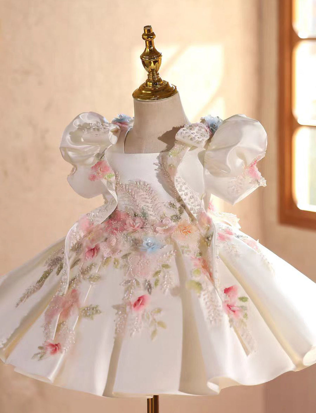 Luxury White Princess Dress with Beaded Flowers for Birthday Girls J840