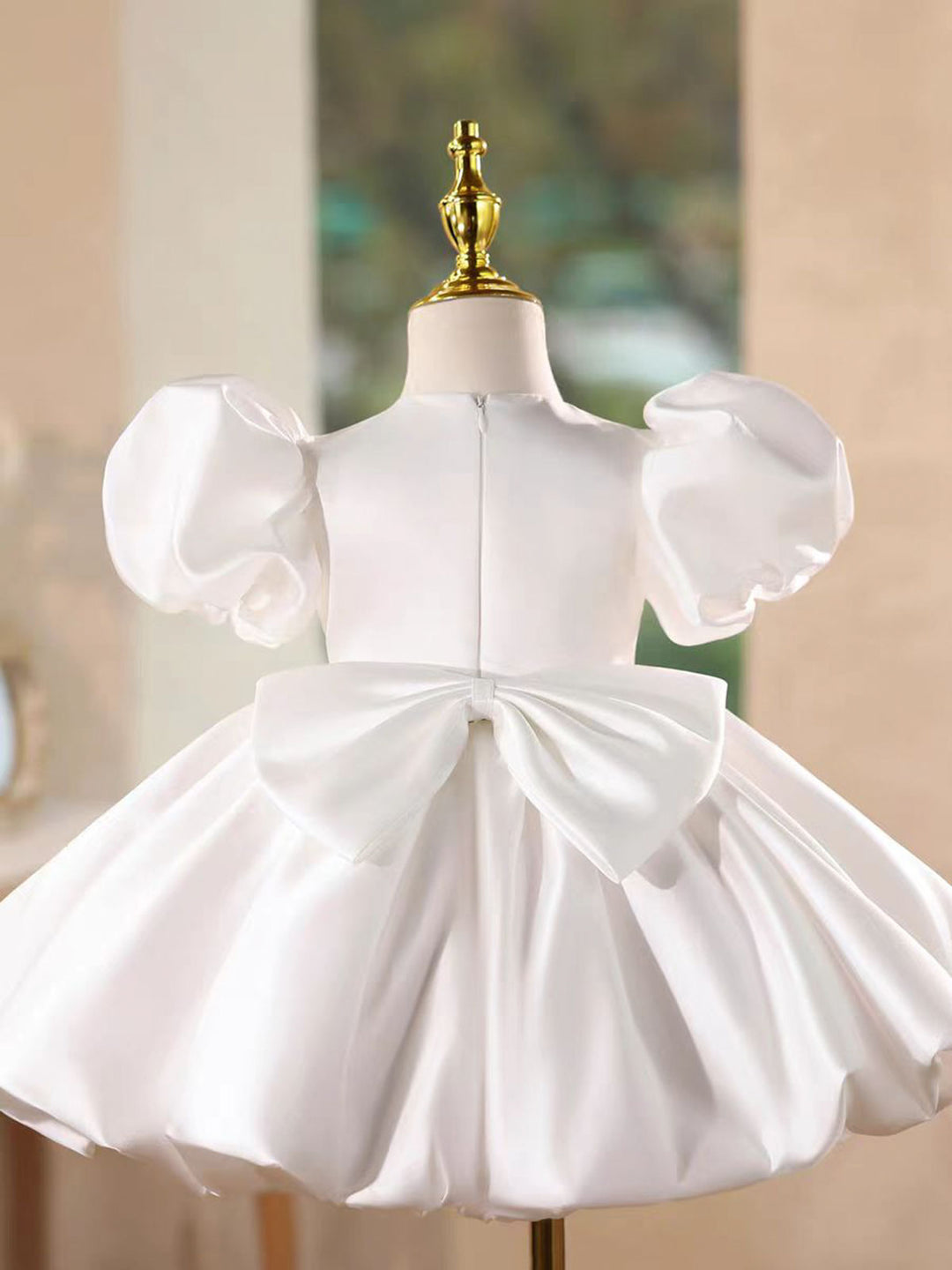 Elegant White Satin Flower Girl Dress with Puffy Sleeves Birthday D215