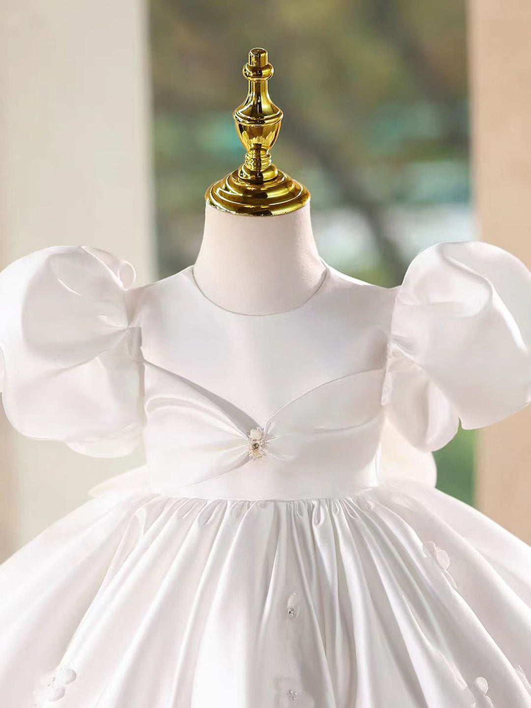 Elegant White Satin Flower Girl Dress with Puffy Sleeves Birthday D215