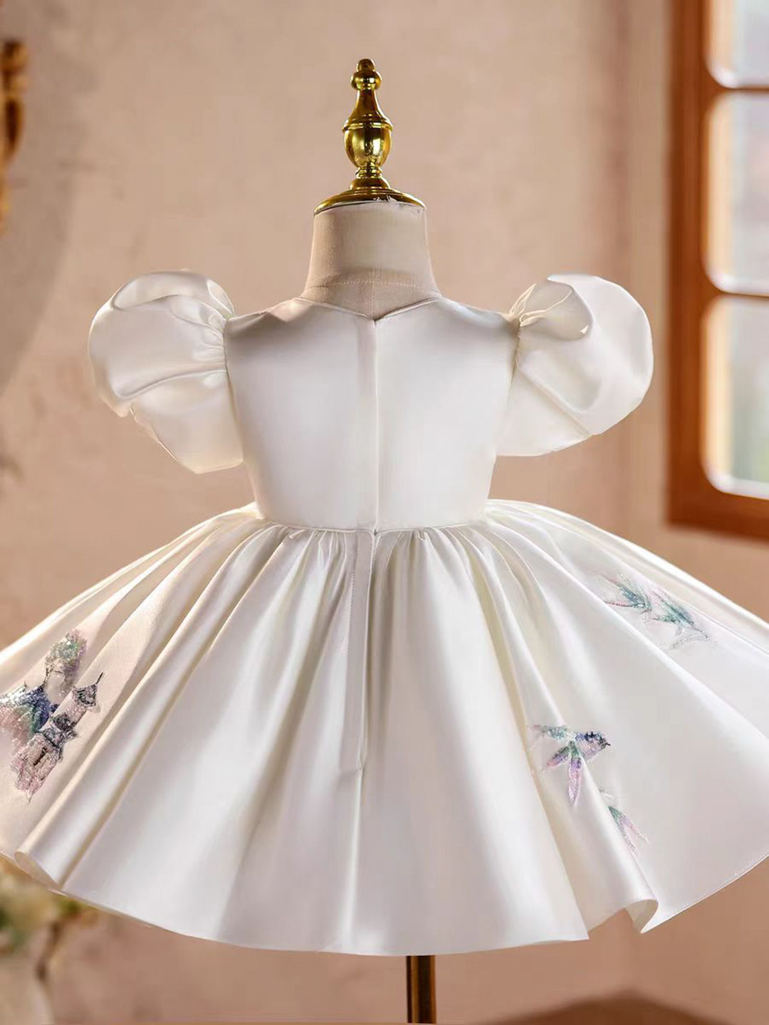 Elegant Embroidered Satin Princess Girl Dress with Flowers for Birthday Party J845