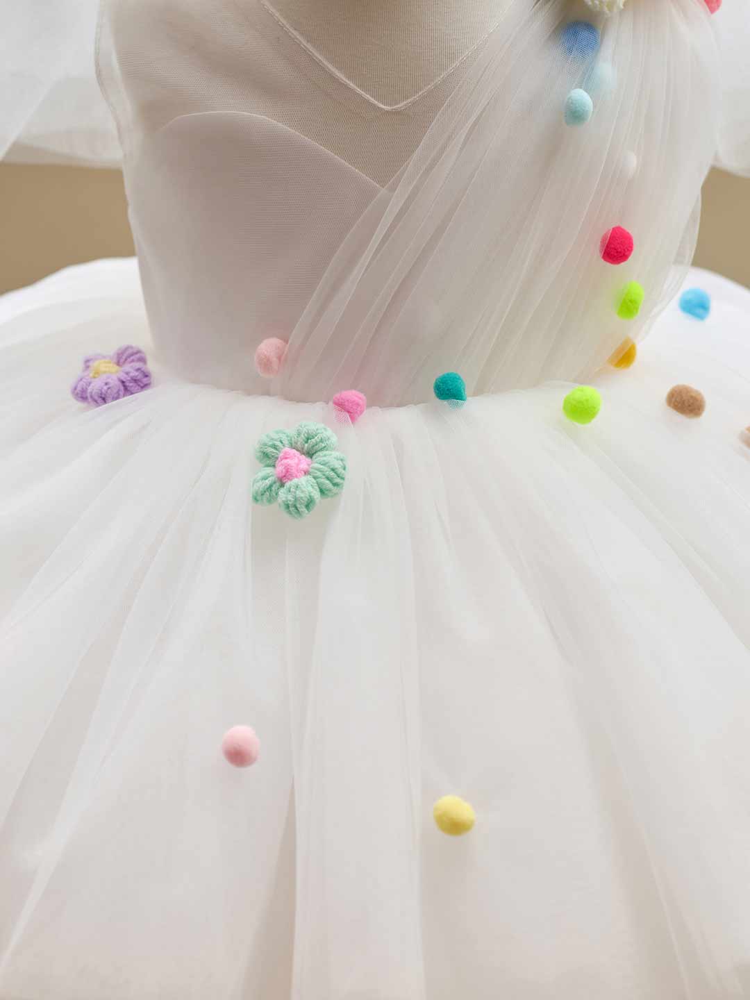 Colorful Pom Pom One-Shoulder Girls Photoshoot Dress J511