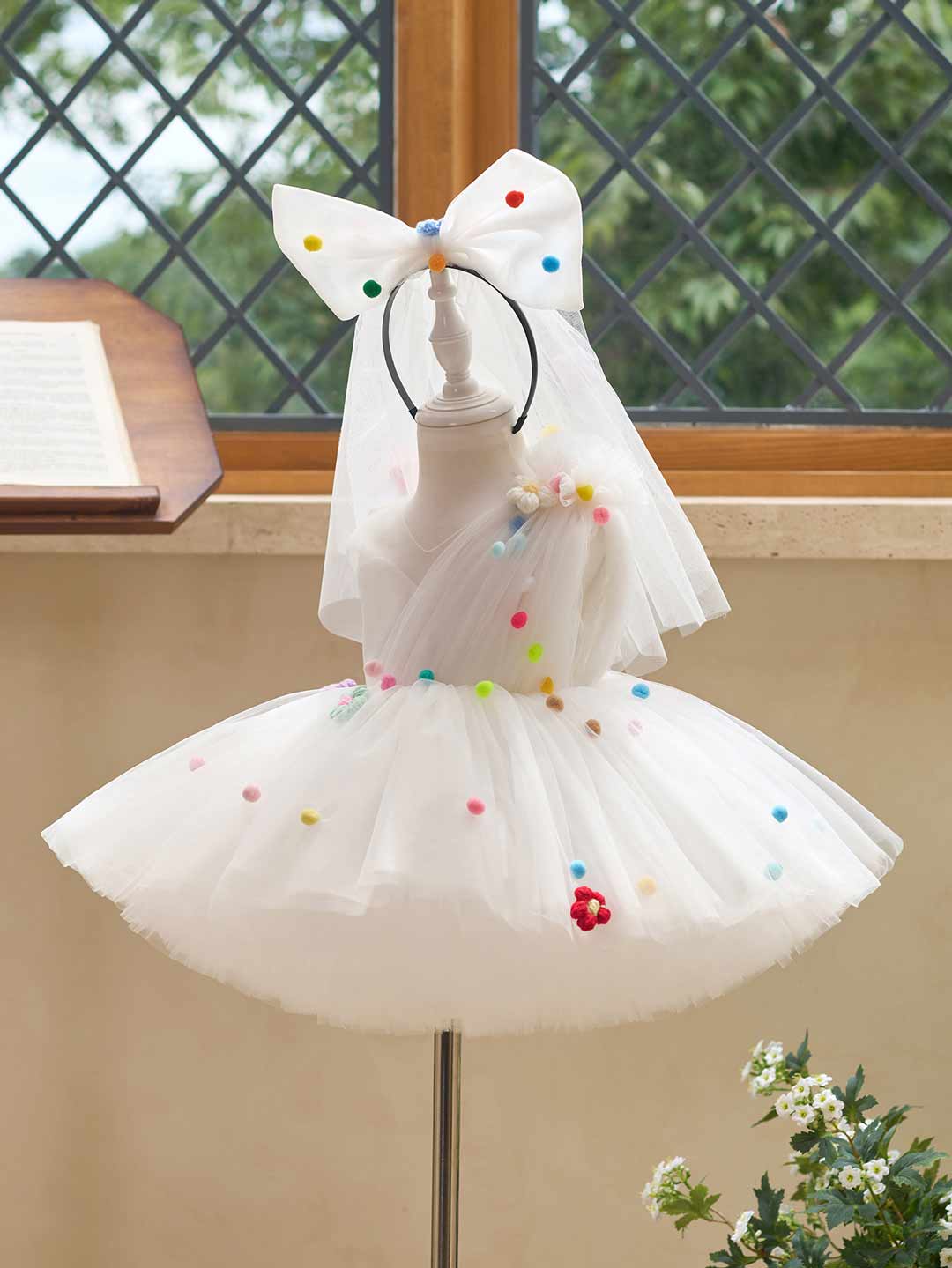 Colorful Pom Pom One-Shoulder Girls Photoshoot Dress J511