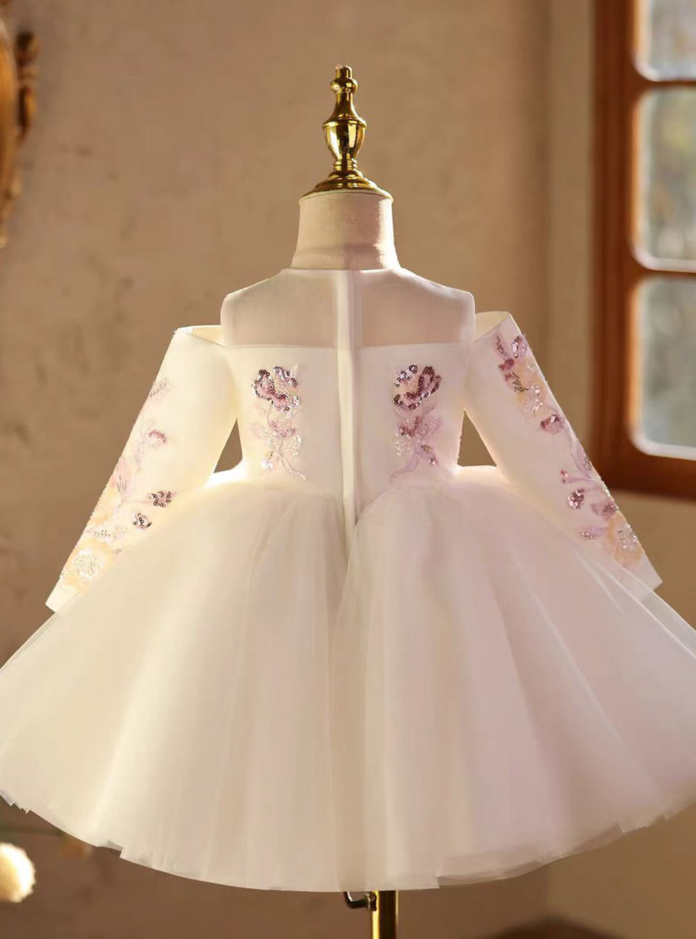 Luxury White Long Sleeve Princess Birthday Flower Girl Dress D212